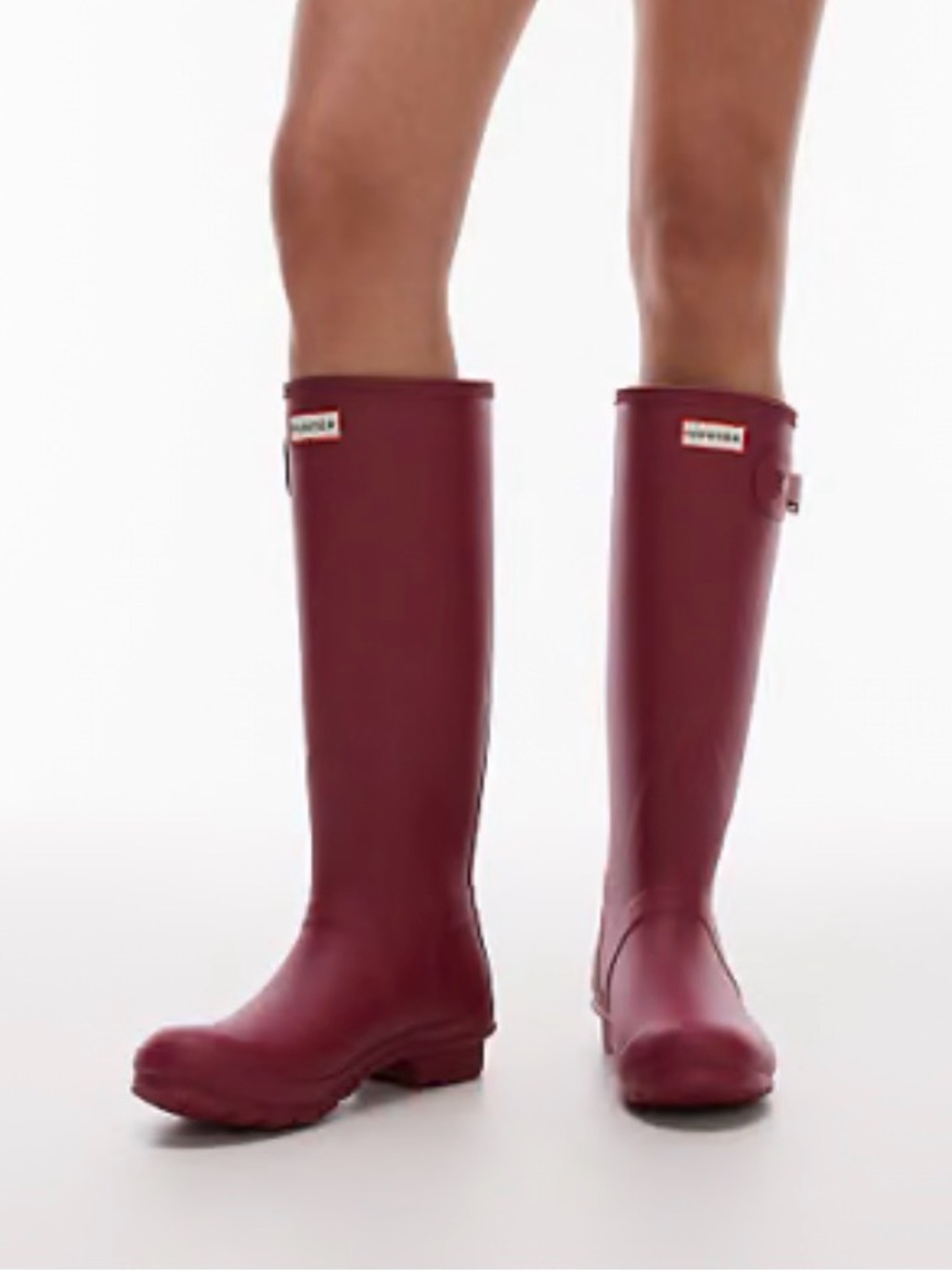 Hunter “Original Gloss” tall burgundy rain boot (size 8)